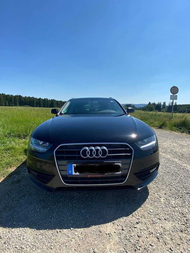 Audi A4 2.0 TDI Garage Fahrzeug ‼️ in Trossingen