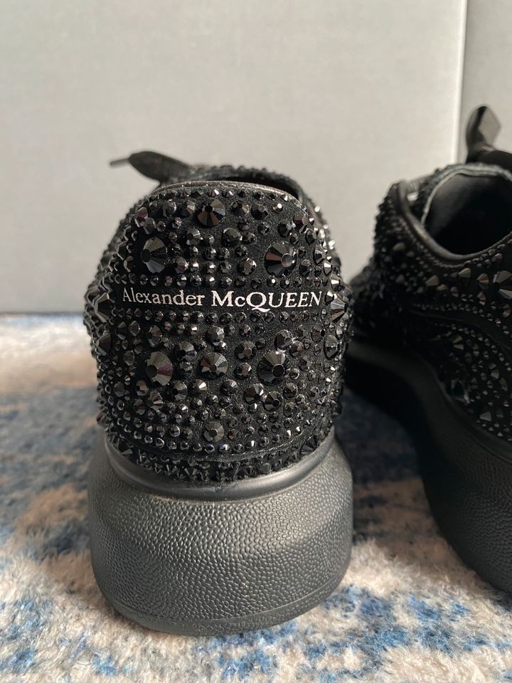 Alexander McQueen Sneaker Schuhe unisex 41,5 41 42 Leder Kristall in Düsseldorf