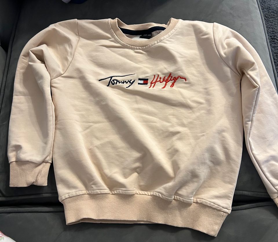 Tommy Hilfiger Sweatshirtpulli Kinder in Wiesbaden