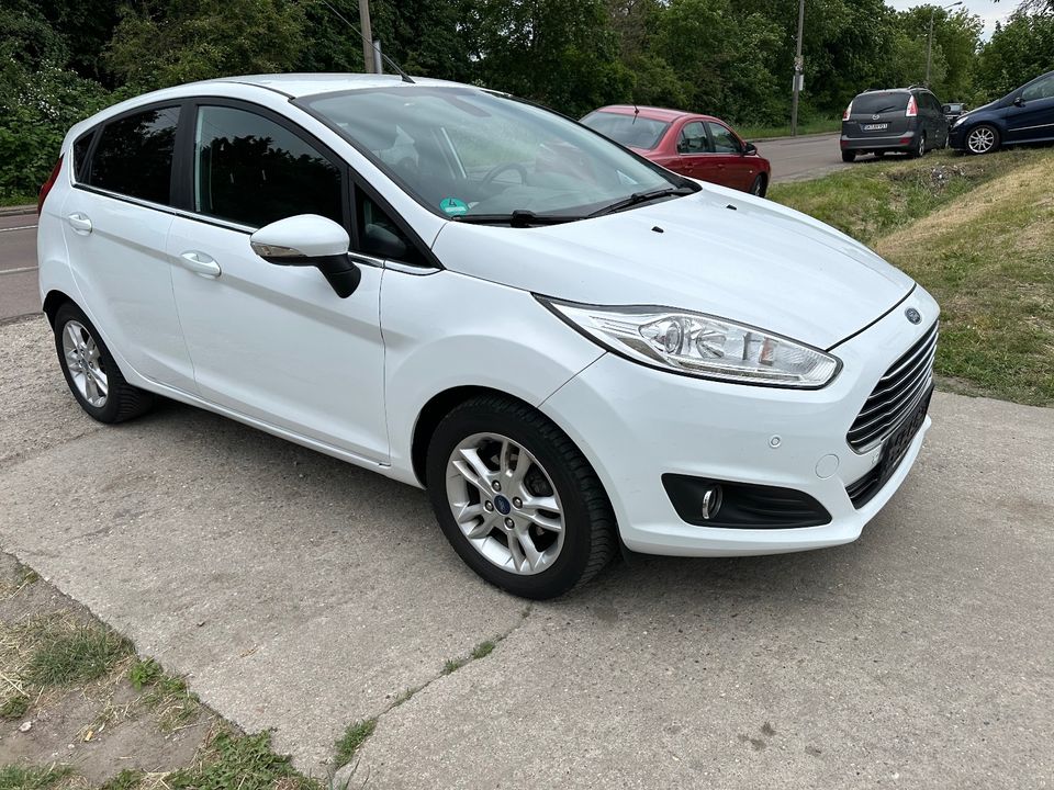 Ford Fiesta 1,5 Diesel ist voll fahrbereit 099871 km Modell 2015 in Halle