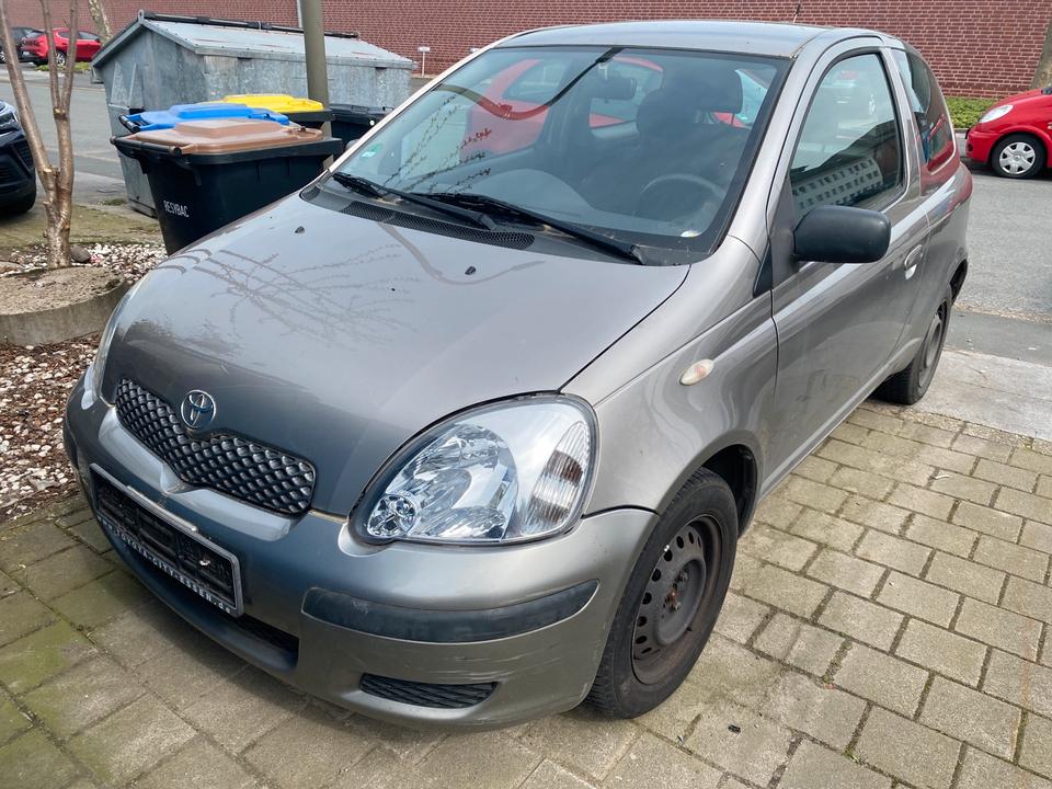 Toyota Yaris P1  schlachtfest Motor Getriebe Stoßstange Tür in Dortmund