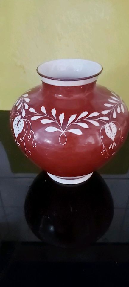 Bauchige Porzellanvase, ca. 15 cm hoch in Berlin