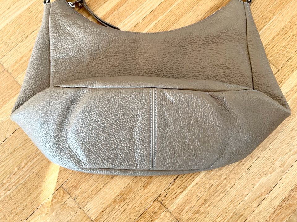 Coccinelle Tasche Alix taupe in Radolfzell am Bodensee