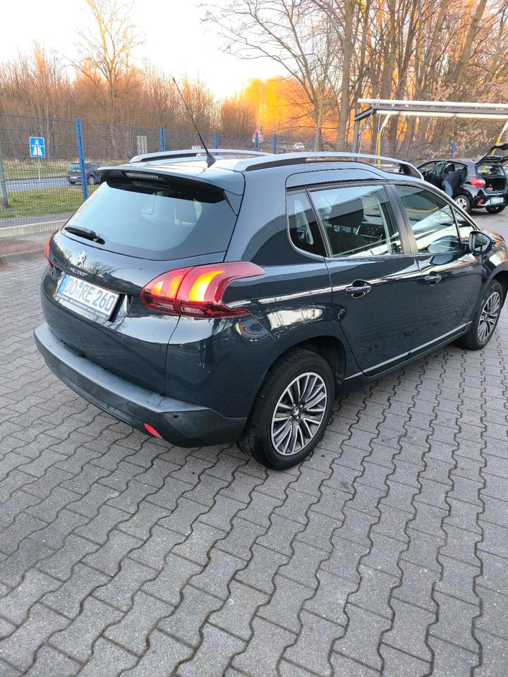Peugeot 2008 Baujahr 2018 Top Zustand Scheckheft gepflegt in Dortmund