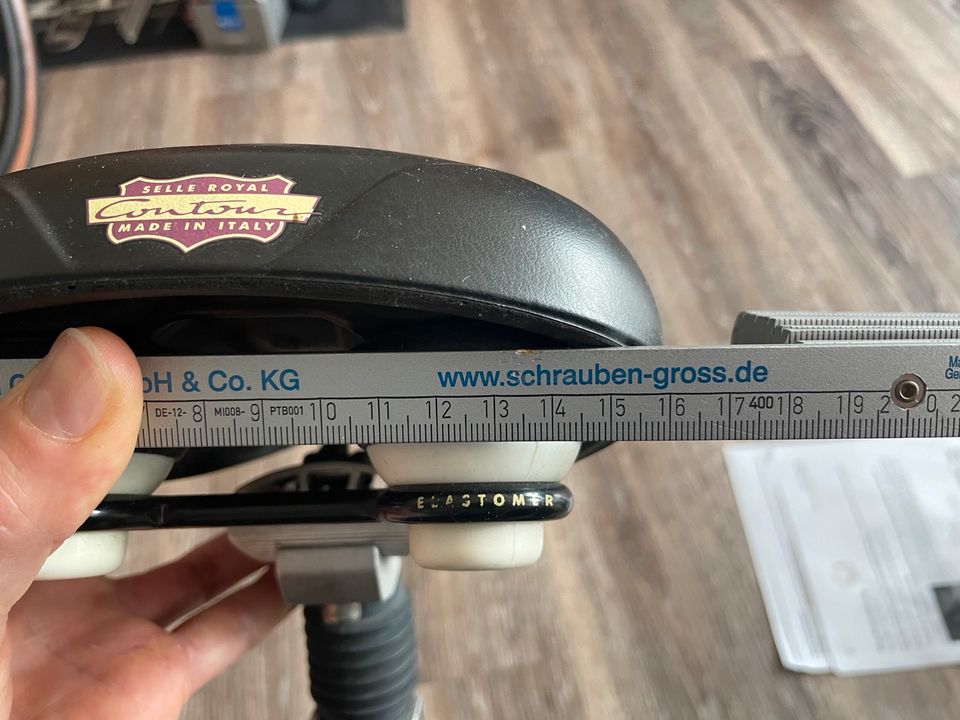 Sattel Selle Royal mit Sattelstütze 27,2 in Weinböhla