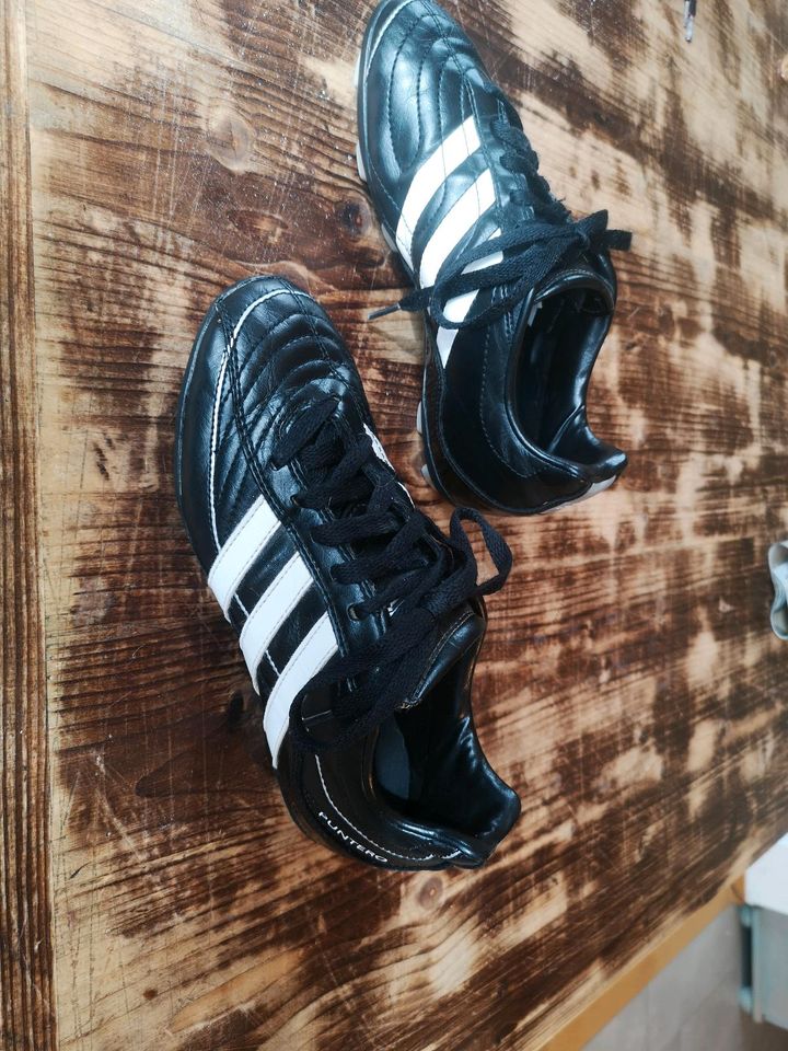 Fußballschuhe, Fußball, Adidas in Kirchanschöring