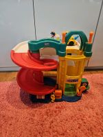 Parkhaus Little People von Fisher Price mit 2 Autos Wandsbek - Hamburg Bramfeld Vorschau