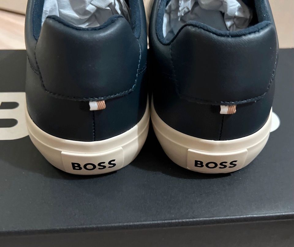 BOSS SNEAKERS MIT KONTRASTFARBENEM B-DETAIL NEU! OVP! in Troisdorf