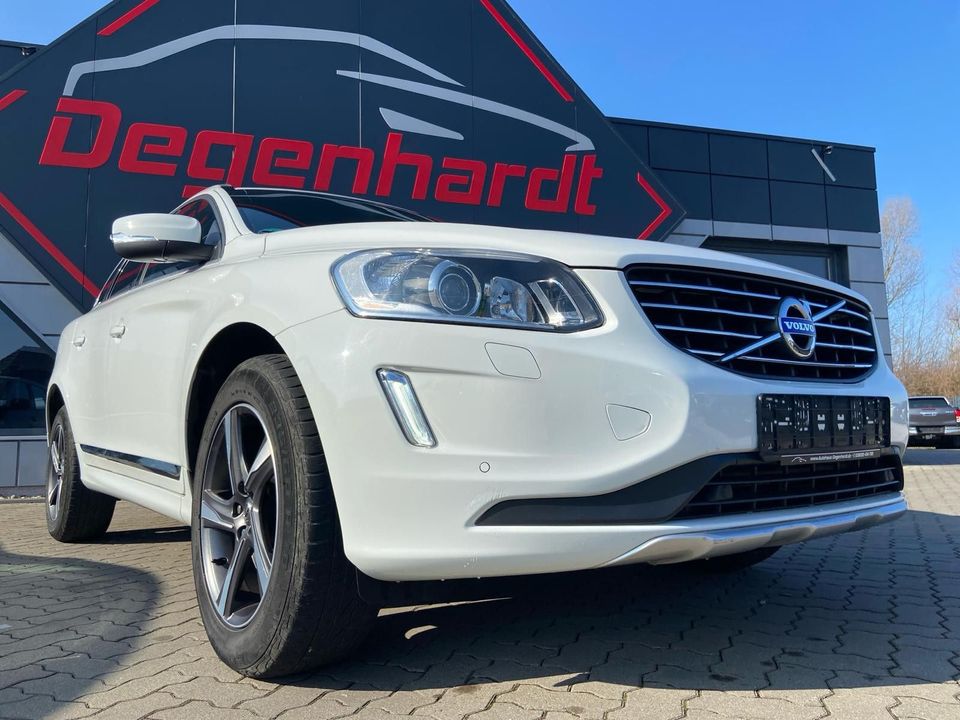 Volvo XC 60 Summum AWD Leder Navi Pano Kamera in Mönchhagen