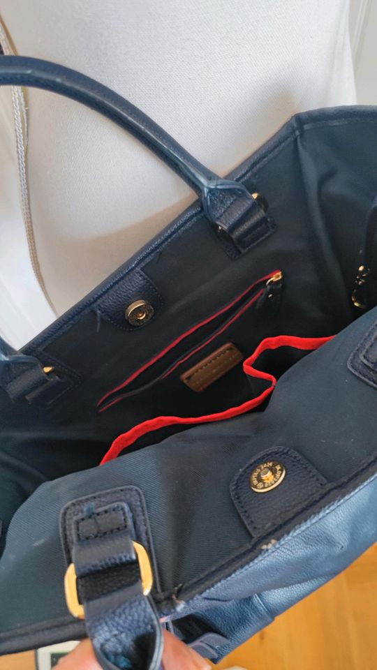 Tommy Hilfiger Handtasche Crossbody Bag Aktentasche blau USA in Leipzig