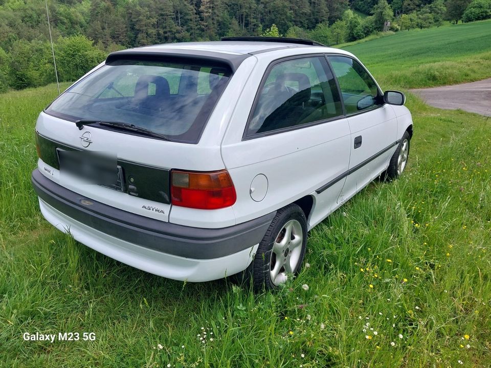 OPEL ASTRA F "Daily Driver" in Witzenhausen