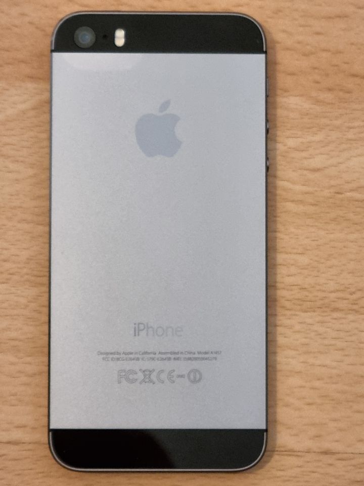 iPhone 5s 16GB schwarz silber in Hanau