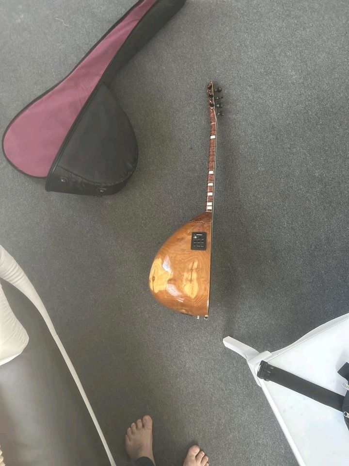 Saz instrument in Bremen