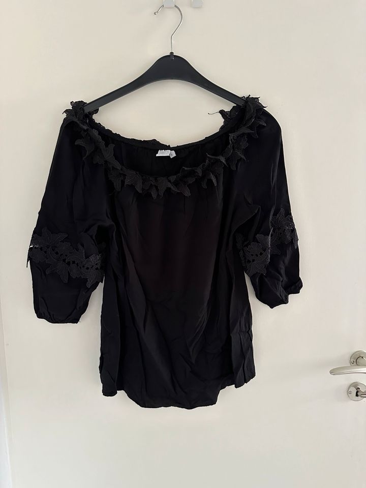 Liberty schwarze Pullover Bluse Gr. L Off Shoulder in Berlin