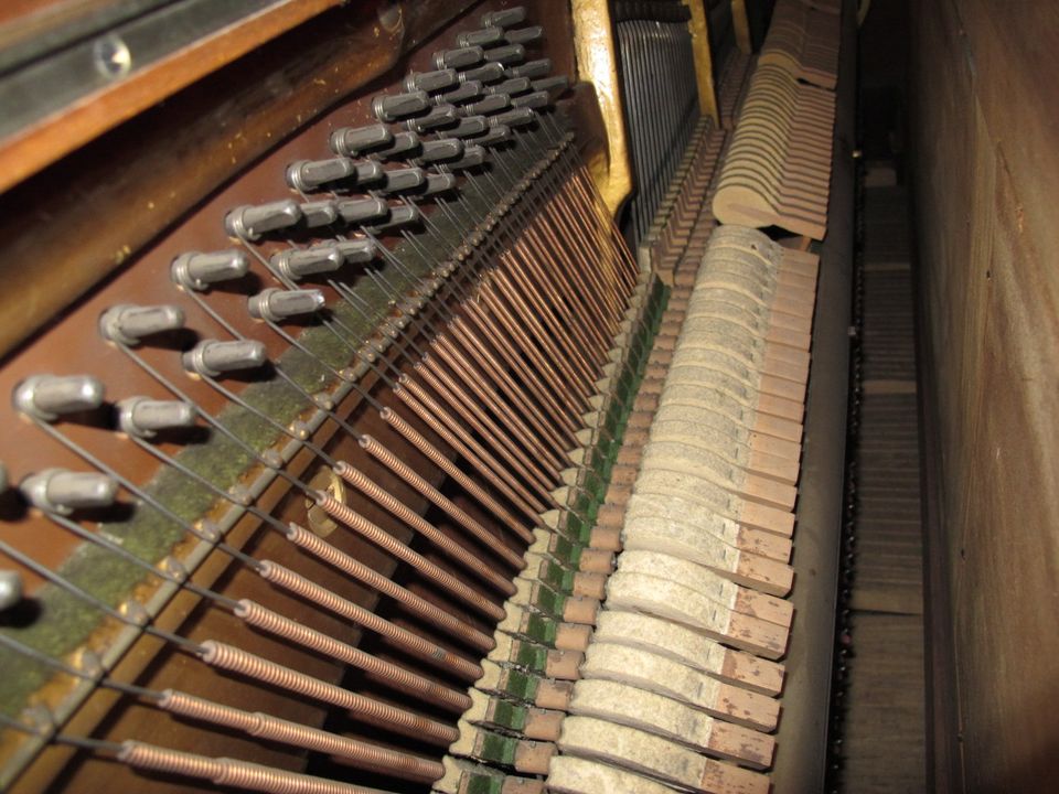 wunderschönes altes Jugendstil Klavier mit Kerzenhalter in Kiel