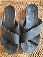UGG 39 Sandalen Pantoletten Sommerschuhe schwarz Nordrhein-Westfalen - Porta Westfalica Vorschau