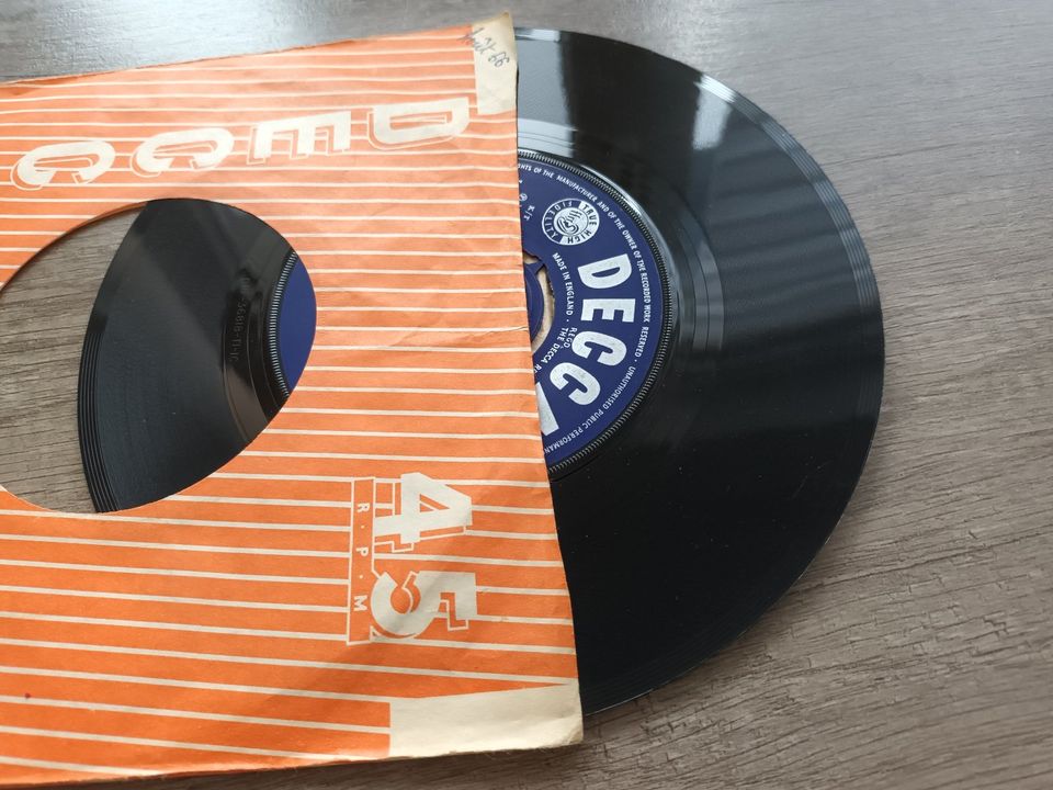 Tom Jones Thunderball 7" Single 1965 UK Pressung in Hügelsheim