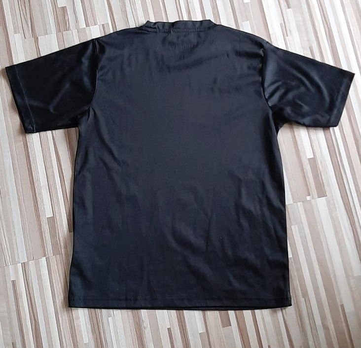 Schönes leichtes Sportshirt von AWG, Größe 164, schwarz in Bautzen