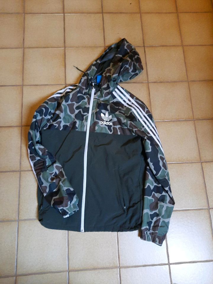 Adidas Windbreaker in Arzberg