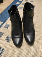 Damen Leder halbstiefel Tamaris Größe 38 Köln - Chorweiler Vorschau