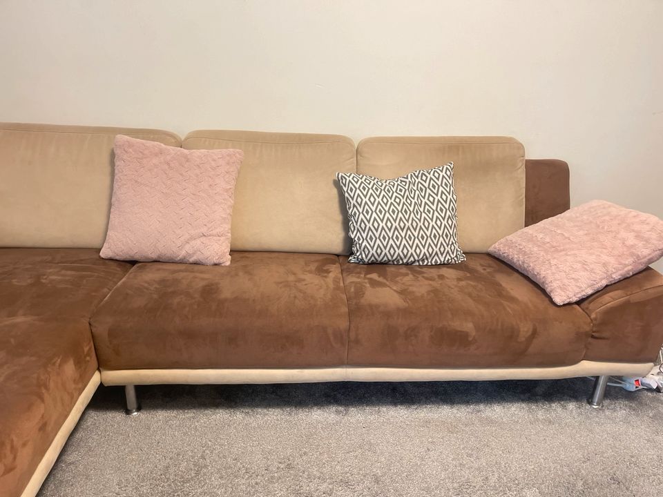 wir haben ein wunderschönes gebrauchtes Sofa im Angebot in Ginsheim-Gustavsburg