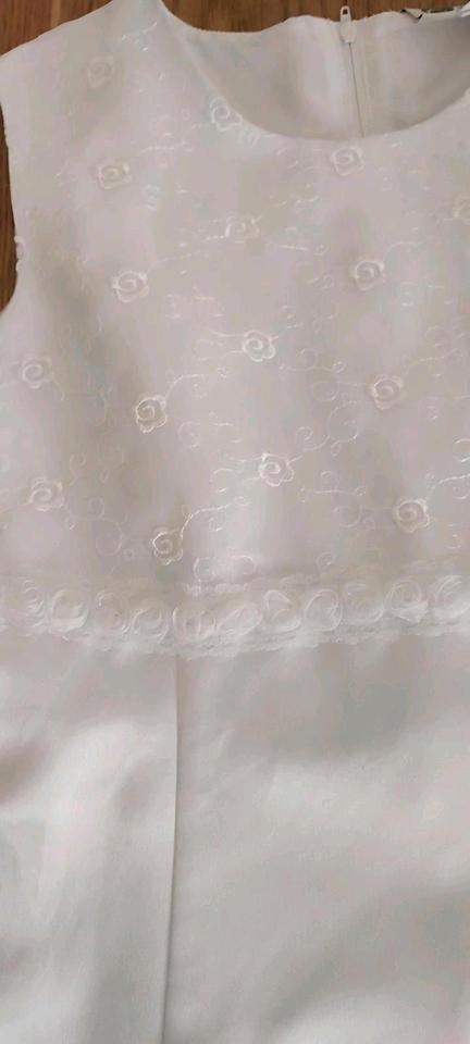 Kommunionskleid Erstkommunion Kleid 146 schlicht weit Blumen in Neuler