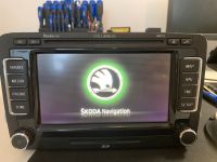 Skoda Columbus Navigationssystem 3T0035686 H L N DAB+ SSD V17 Niedersachsen - Lachendorf Vorschau