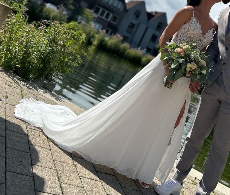 Brautkleid sucht neue Braut in Dinslaken