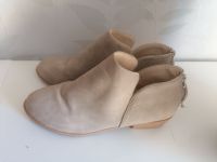 Schicke Stiefeletten beige Größe 40 Reißverschluss hinten Nordwestmecklenburg - Landkreis - Herrnburg Vorschau