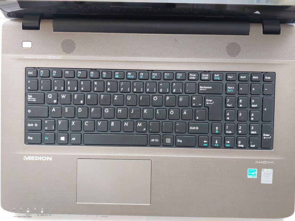 17,4 " Medion Akoya Laptop aus dem Jahr 2015 in Bonn