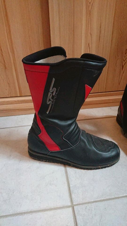 Motorradstiefel Herren in Größe 41 (7 1/2) in rot-schwarz in Wackersberg