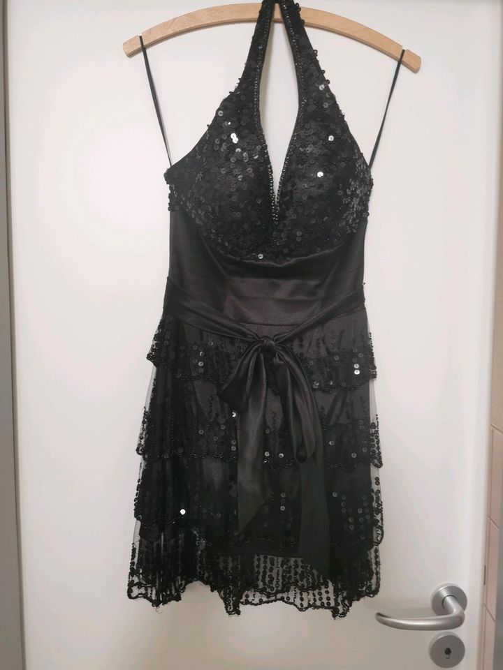 Schwarzes Mini Kleid mit Pailletten in Ulm