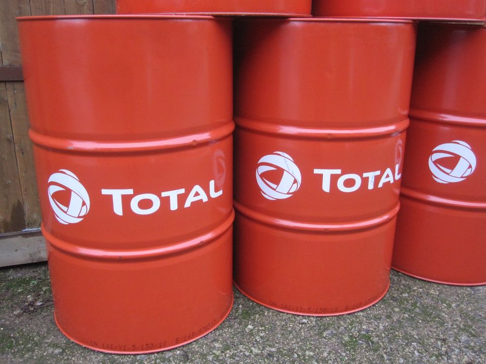 Total Fass 200L, Feuertonne, Tonne, Tisch, Blechfass, Ölfass in Waldeck