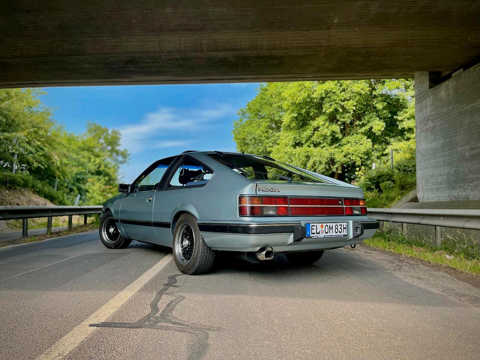 Abbildung des Autos Opel Monza A2 3.0L  TOP …