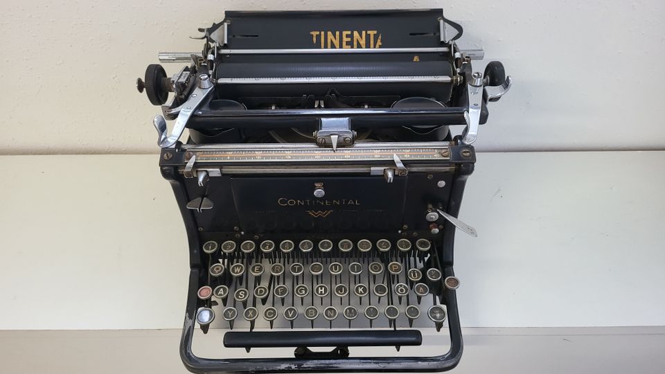 Alte mechanische Continental  Schreibmaschine in Ribnitz-Damgarten