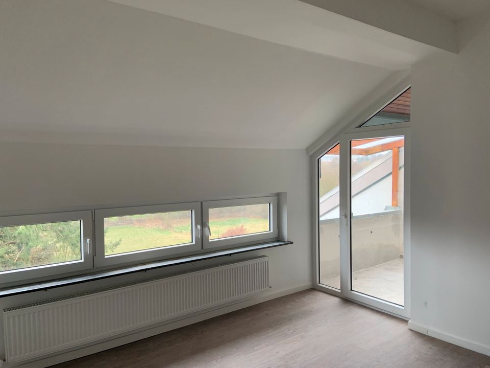 5 Zimmer 110 qm, Küche, Bad, Garage, Kellerraum in 61250 Usingen in Usingen