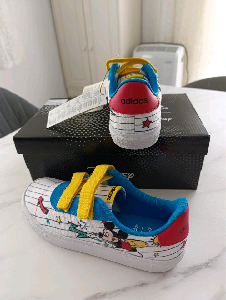 adidas x Disney Vulc Raid3R Mickey CF C  Kids Gr35 Neu in Lörrach