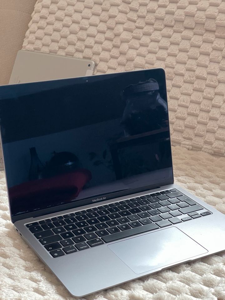 MacBook Air M1 in Flintbek