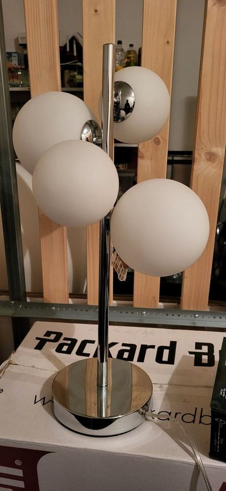 Tischleuchte, Tischlampe mit verchromten Glaskugeln in Hamburg
