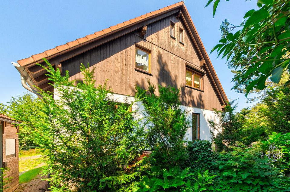 Gehobener Wohnkomfort mit Pool, Sauna und Kamin in Berlin