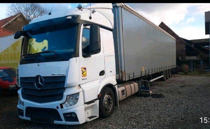 Mercedes Actros mit 3 Achse Anhänger in Kirkel