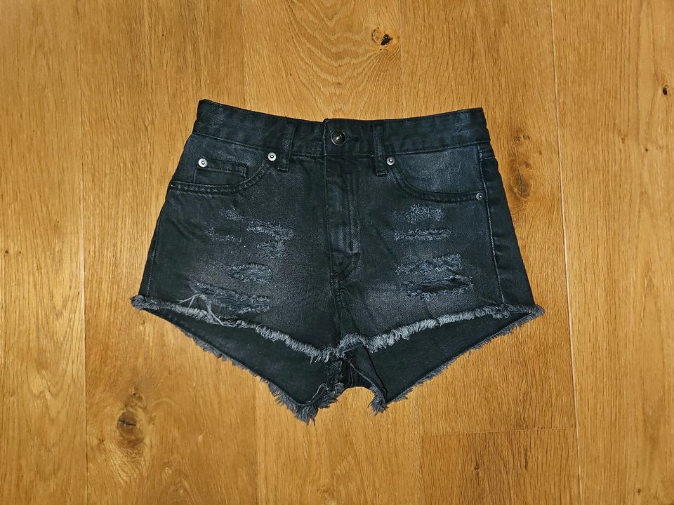 H&M Shorts Jeans Jeanshose kurz Gr. 34 XS 152 158 in Dresden
