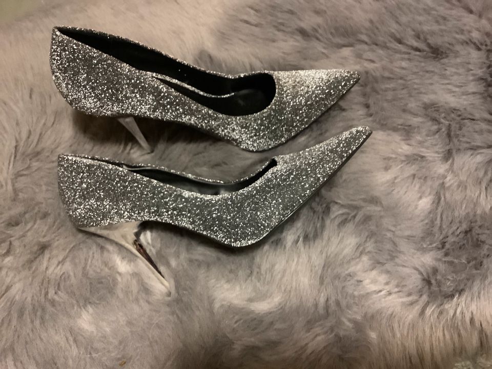 PUMPS - NEU - Gr. 39, Silber Glitzer mit Silber-Absatz in Dortmund