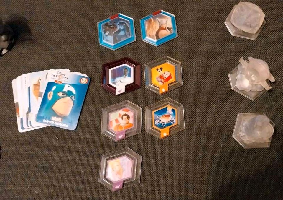 18 Disney Infinity Figuren, 5 Welten, Portal, Spiel DVD, Münzen, in Gelsenkirchen