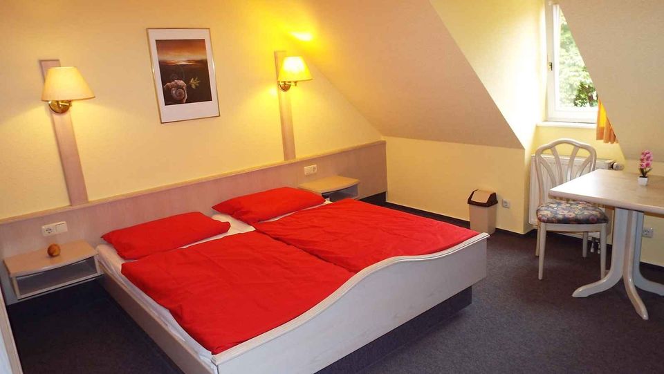 1 Zimmer Apartment, Wohnung möbliert, frei, Bad, WC, bei Eichstätt. SOFORT FREI in Dollnstein