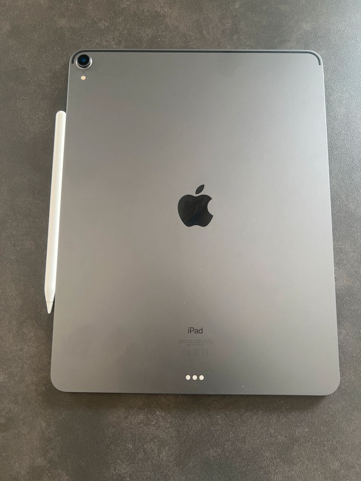 iPad Pro 12,9 Zoll 2018 Wi-Fi 64 GB in Billigheim