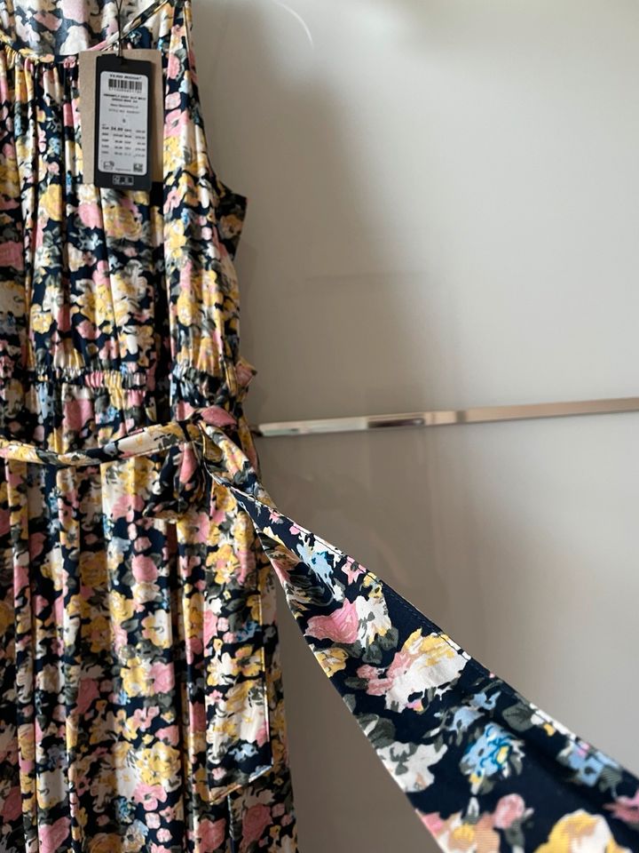 *Neu* Blumiges Sommer-Maxikleid Größe S von Vero Moda in Weimar