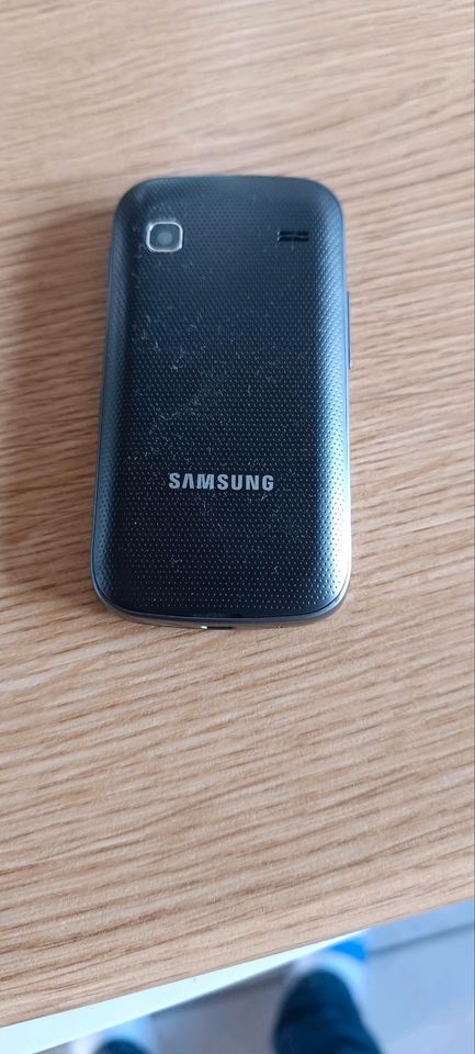 Verkaufe hier ein altes Samsung Galaxy gio in Ellingen