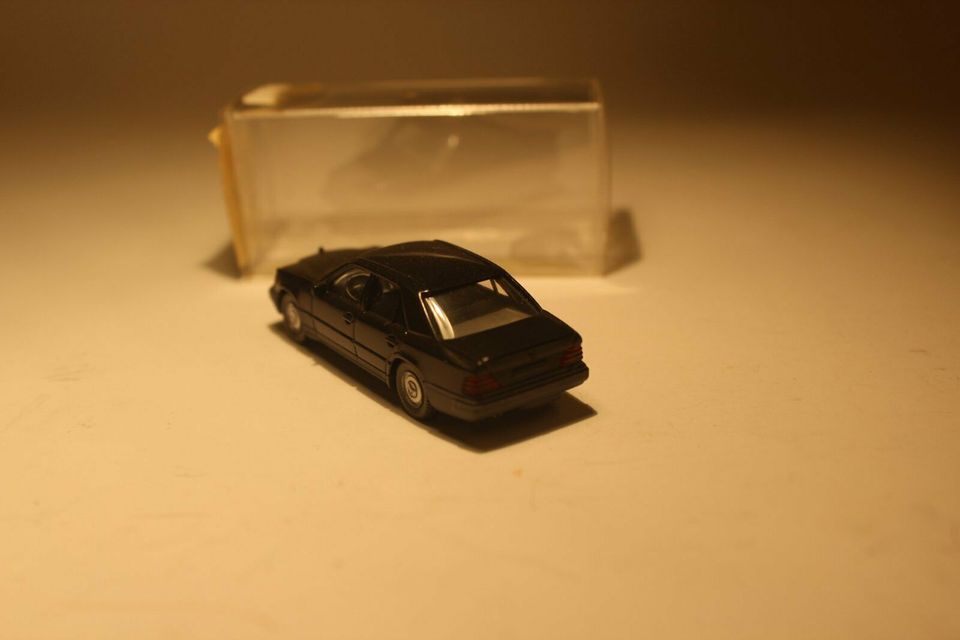 Wiking 13153 Mercedes 260E in schwarz / innen grau OVP 1:87 in Wildberg