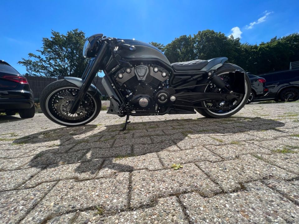 Harley-Davidson Night Rod VRSCDX Umbau NLC AMG in Wuppertal